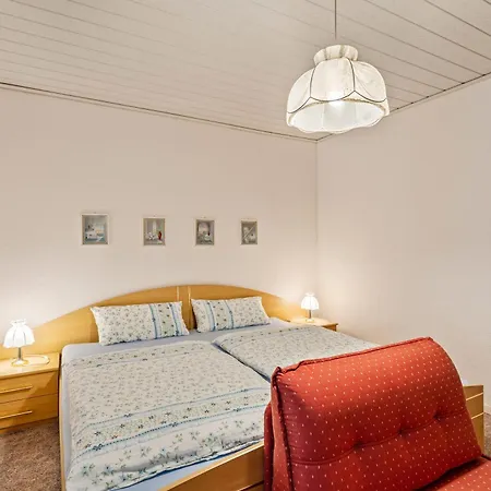 Riedel Fronz Apartment
